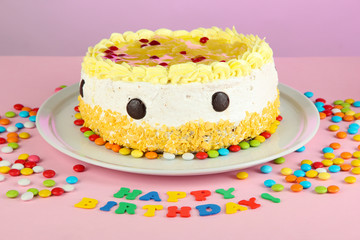 Obraz na płótnie Canvas Happy birthday cake, on pink background