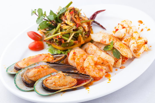 seafood with spicy salad