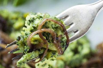 Spätzle mit Blattspinat