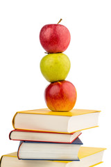 Apfel auf einem Stapel Bücher