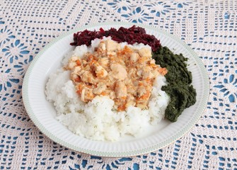 goulash with vegetable and rice