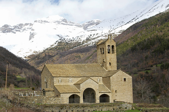 San Miguel Church - (Linas de Broto) Huesca