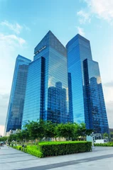 Zelfklevend Fotobehang Skyscrapers in financial district of Singapore © efired