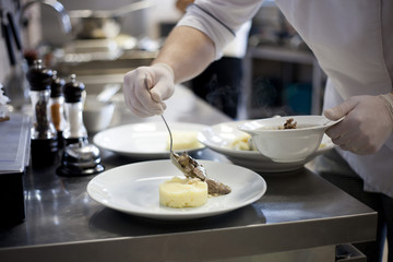 The main cook, it is masterful the prepared business lunch - 51439782