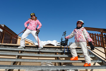 vacances de ski enfant, sur les marches