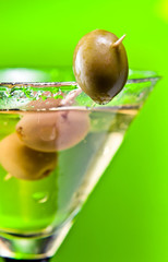 Naklejki  martini z zielonymi oliwkami