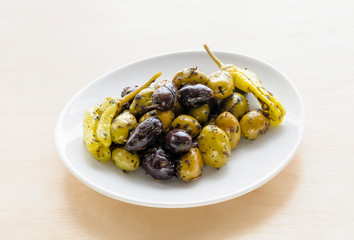 Green and black olives prepared 