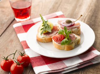Turkey Ham Canapes