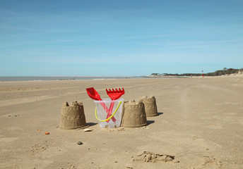 château de sable à la plage