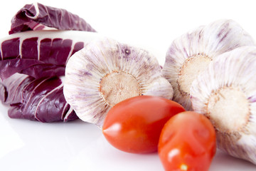 Radicchio,aglio e pomodorino pachino