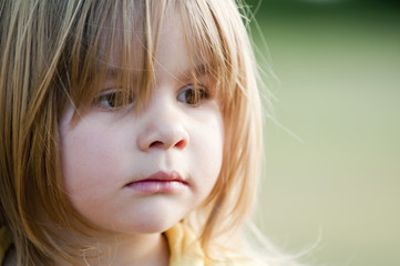 Little girl - Kleines Mädchen