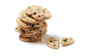 Galletas con chispas de chocolate apiladas