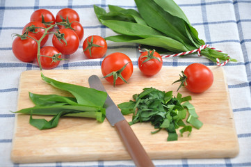 Bärlauch mit Tomaten
