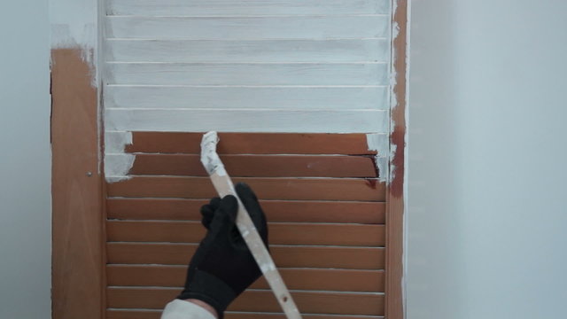 Painting old door with white paint