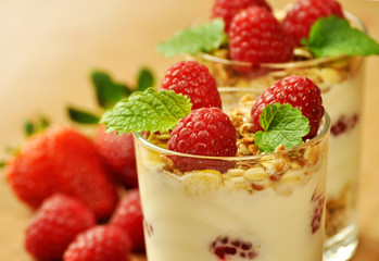 Dessert mit Beeren