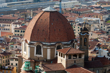 Fototapeta na wymiar Florencja - widok na San Lorenzo z kopuły katedry