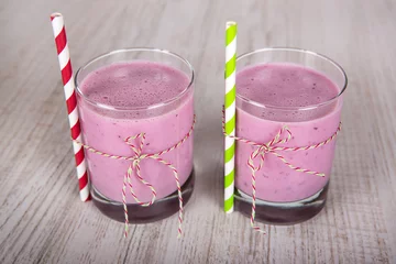 Foto auf Acrylglas Milchshake Gesunder Erdbeer-Smoothie