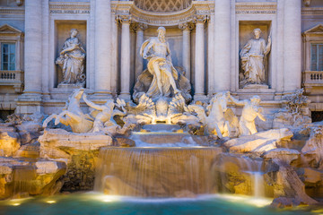 Naklejka premium Fontana di Trevi di Notte, Roma