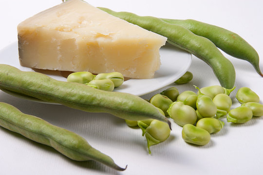 fave e pecorino