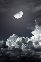 Naklejka na ściany i meble nocne niebo z Księżycem i chmury