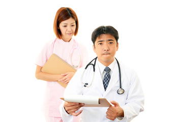 Fototapeta premium 笑顔の医師と看護師