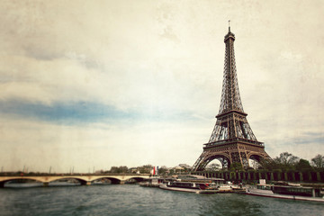 Fototapeta na wymiar Archiwalne widok na Wieży Eiffla - Paryż - Francja