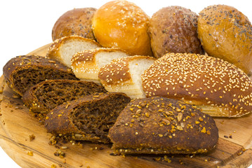 Ржаной хлеб и сдобные булочки