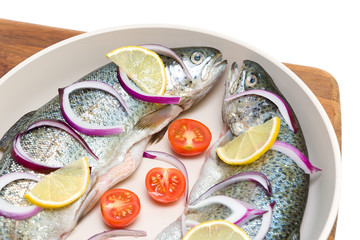 fresh trout with lemon and vegetables