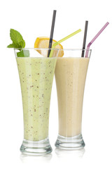 Kiwi and banana milk smoothie