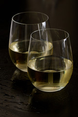 stemless white wine glasses