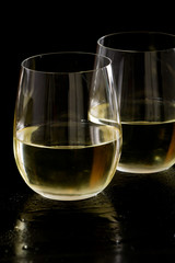 stemless white wine glasses
