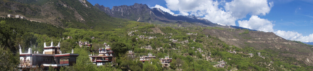 Fototapeta na wymiar Jiaju Tibetan folk house
