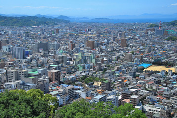 Naklejka premium Ville de Matsuyama, Shikoku, Japon