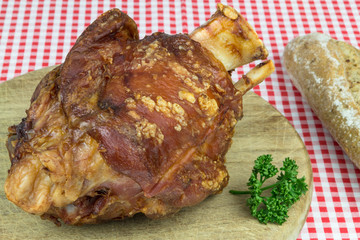 knusprige Schweinshaxe