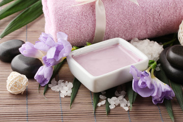 Obraz na płótnie Canvas Composition with cosmetic clay for spa treatments,
