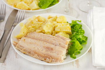 flounder with boiled potato