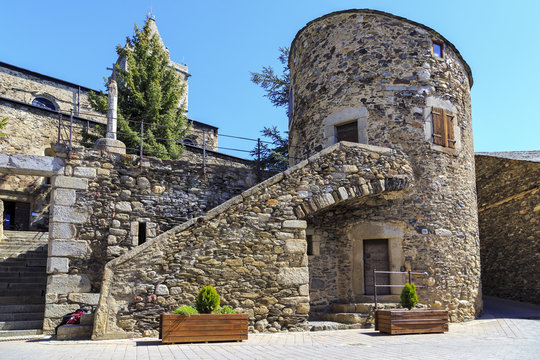 Llivia Bell. Torre Bernat de So.