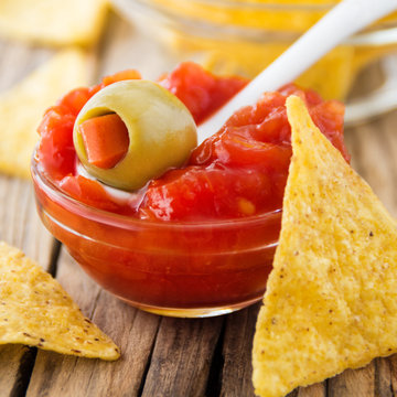 Dip und Tortillas