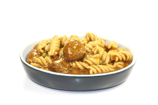 pot&eacute;e de tortis et boulettes