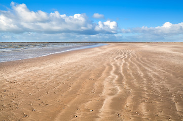 Fototapeta na wymiar sand beach by North sea