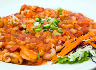 Stir fried macaroni with prawn and squid