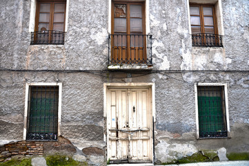 Fototapeta na wymiar Puertollano, architektura ludowa, dom zniszczony