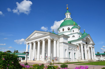 Fototapeta na wymiar Kościół Świętego Demetriusza Rostów w Spaso Yakovlevsky klasztoru.