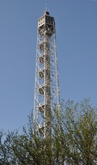 Milano _la torre del parco