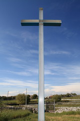 Croce stagliata nel cielo