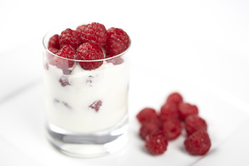 Joghurt mit Himbeeren - Himbeerjoghurt