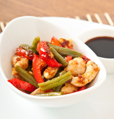 Stir fry chicken with sweet peppers and green beans