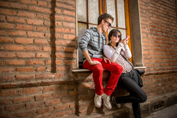 Obraz premium Urban people using technology