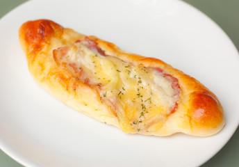 Bacon-mayonnaise. bread bun