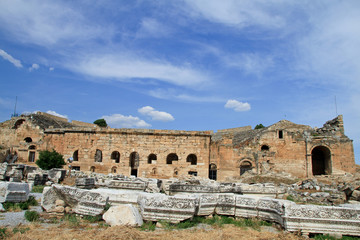 Fototapeta na wymiar Ancient ruins in Hierapolis, Pamukalle, Turkey